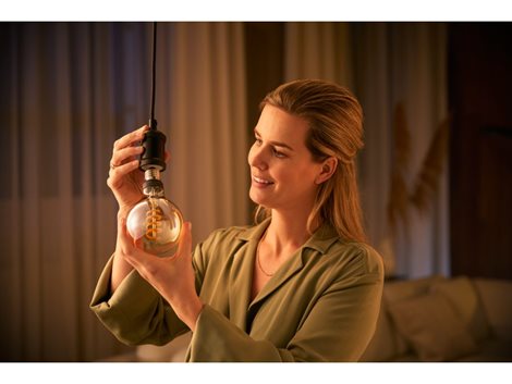 Hue WA LED Filament žárovka E27 G93 7W 550lm 2200-4500K IP20 6