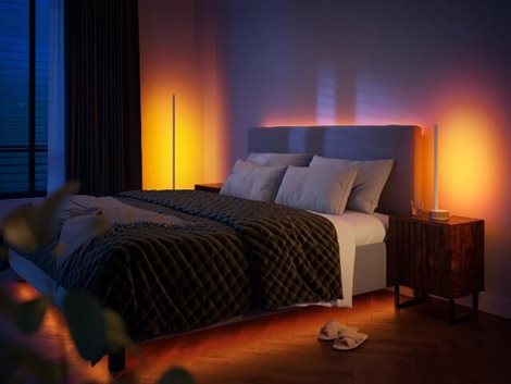 HUE WACA Gradient Signe stolní LED lampa 11,8W 1040lm 2000-6500K RGB IP20, dub 15