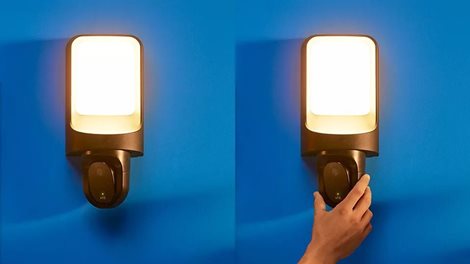 WiZ Wall nástěnné svítidlo s kamerou LED 10,5W 1250lm 2700K IP44, černé 3