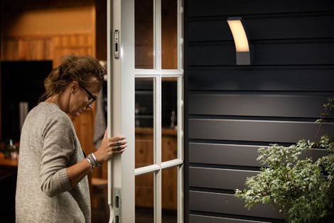 Splay UltraEfficient venkovní nástěnné LED svítidlo 3,8W 800lm 2700K IP44, antracitové 3