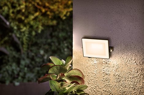 Lois flood BL 10W 30K HV Venkovní reflektor LED 10W 950lm 3000K IP65, černý 4