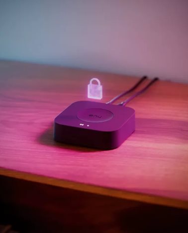 Hue Bridge Pro centrální hub Wi-Fi/Zigbee/Bluetooth/Matter, >150 světel 9