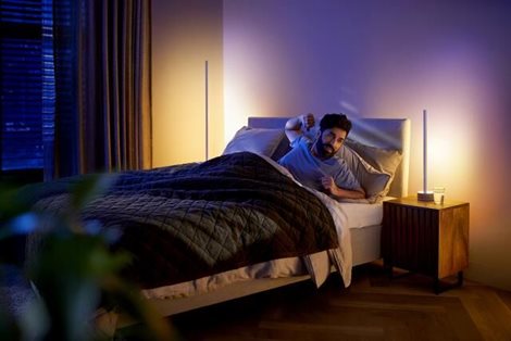 HUE WACA Gradient Signe stolní LED lampa 11,8W 1040lm 2000-6500K RGB IP20, dub 11