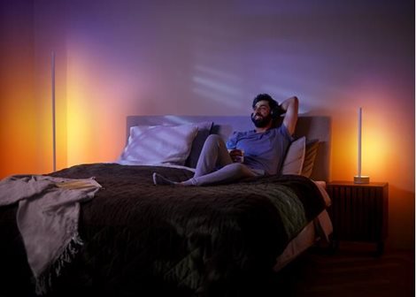 HUE WACA Gradient Signe stolní LED lampa 11,8W 1040lm 2000-6500K RGB IP20, dub 12