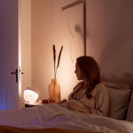 Hue Iris BT STOLNÍ LAMPA LED 8,1W 570lm 2000-6500K, 16mil. barev, zlatá - LIMITOVANÁ EDICE 5